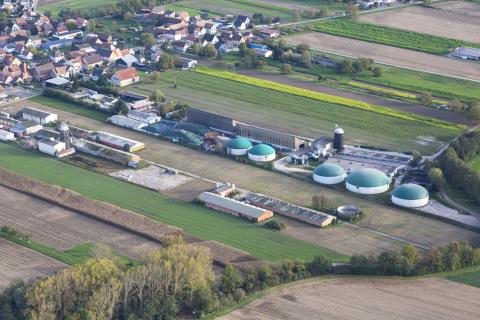 Unité de méthanisation de Friesenheim situé en zone agricole dans le Bas-Rhin (Philippe Massit, OFB)