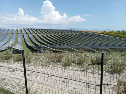 Le parc photovoltaïque de la Colle des Mées (04) est le plus important de France, couvrant près de 200 hectares(Véronique de Billy, OFB)