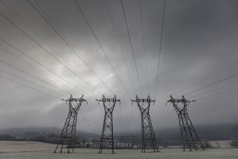 Pylônes de transport de l'énergie électrique (Sébastien Lamy, OFB)