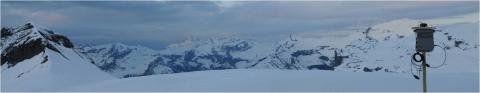 Enregistreur acoustique autonome installé dans le massif du Haut-Giffre pour le suivi des paysages sonores d'altitude (Frédéric Sèbe, Université Jean Monet, 42)